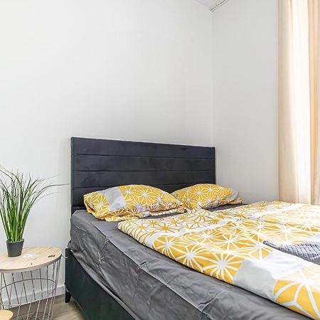 Near Schoenbrunn - Economy Rooms In Shared Apartment At Meidling Train Station Βιέννη Εξωτερικό φωτογραφία
