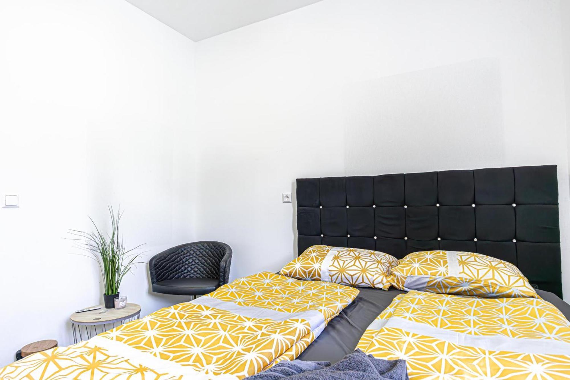 Near Schoenbrunn - Economy Rooms In Shared Apartment At Meidling Train Station Βιέννη Εξωτερικό φωτογραφία