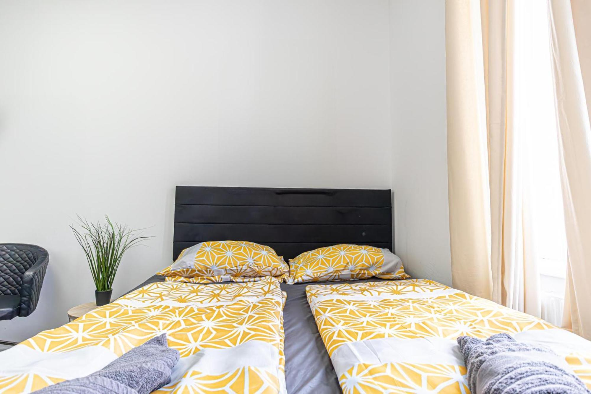 Near Schoenbrunn - Economy Rooms In Shared Apartment At Meidling Train Station Βιέννη Εξωτερικό φωτογραφία