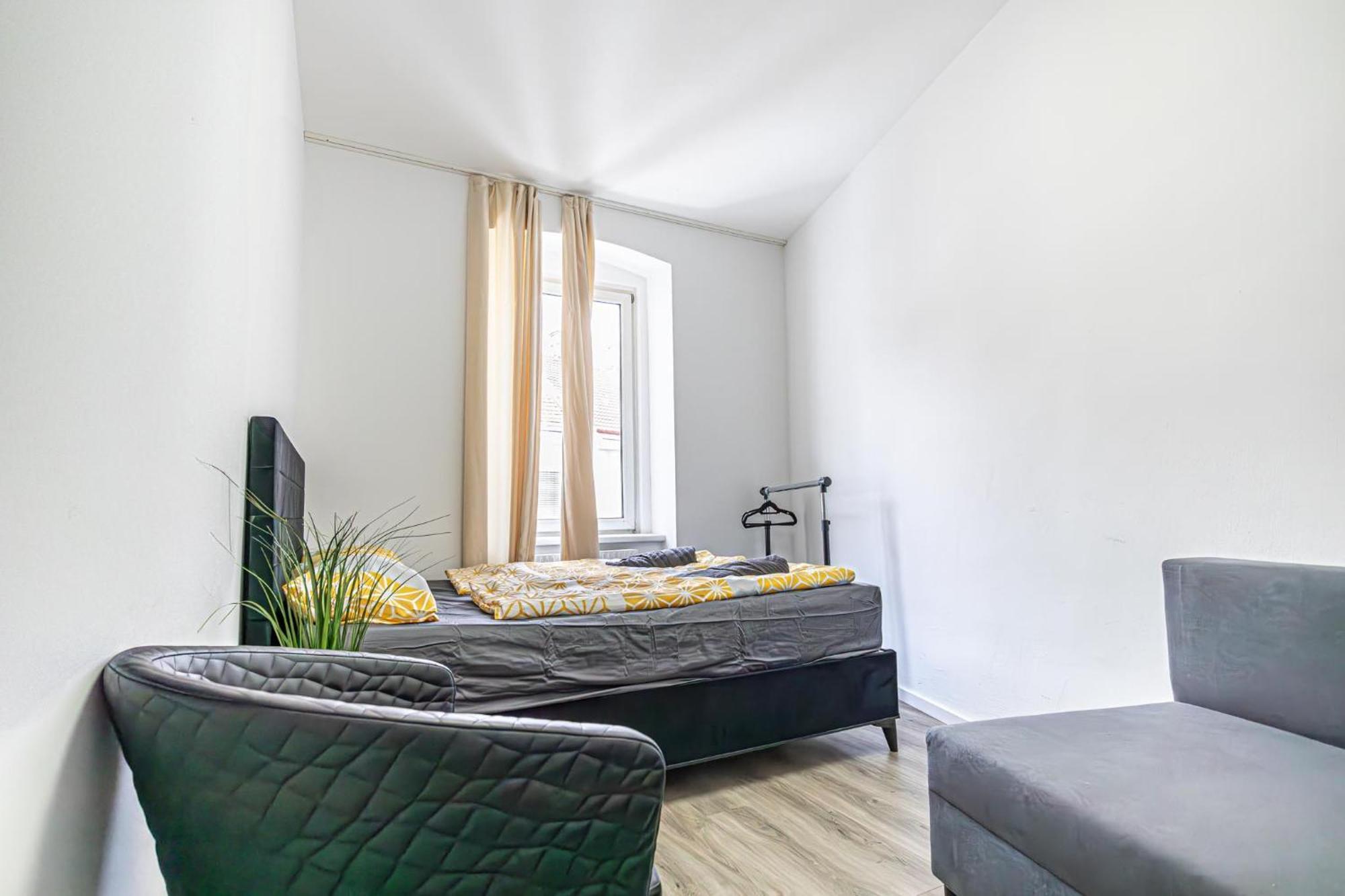Near Schoenbrunn - Economy Rooms In Shared Apartment At Meidling Train Station Βιέννη Εξωτερικό φωτογραφία