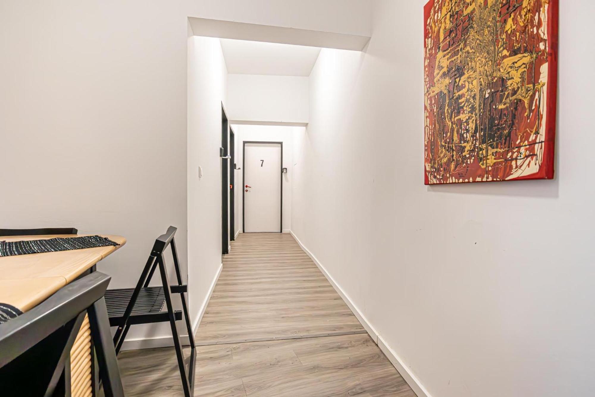 Near Schoenbrunn - Economy Rooms In Shared Apartment At Meidling Train Station Βιέννη Εξωτερικό φωτογραφία