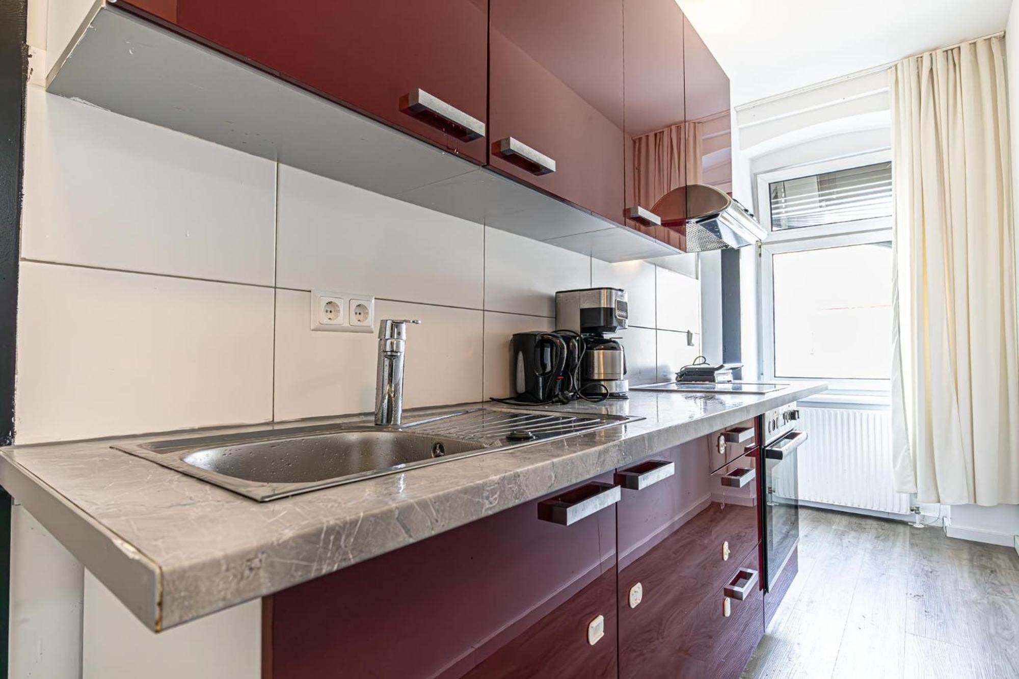 Near Schoenbrunn - Economy Rooms In Shared Apartment At Meidling Train Station Βιέννη Εξωτερικό φωτογραφία