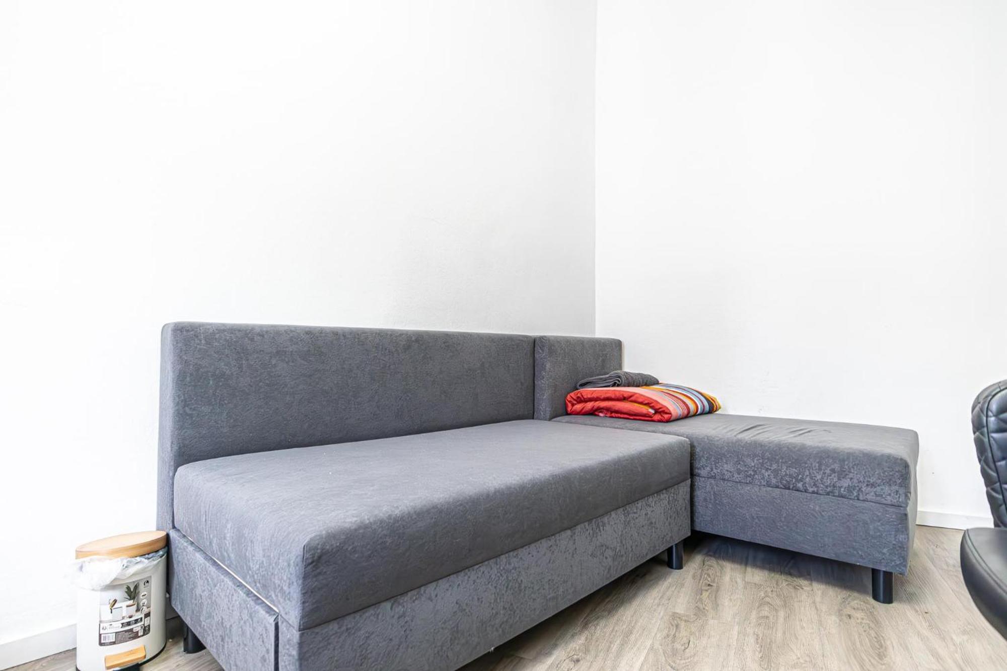 Near Schoenbrunn - Economy Rooms In Shared Apartment At Meidling Train Station Βιέννη Εξωτερικό φωτογραφία