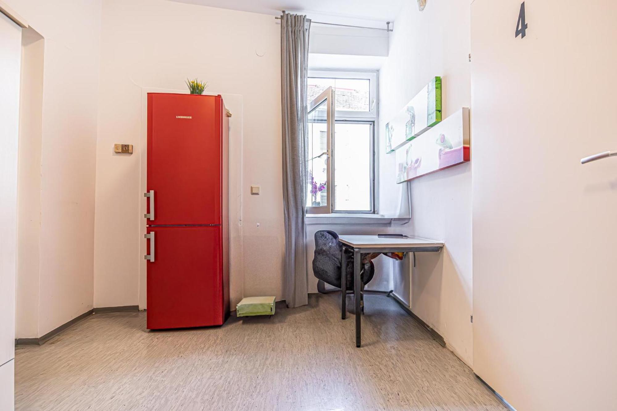 Near Schoenbrunn - Economy Rooms In Shared Apartment At Meidling Train Station Βιέννη Εξωτερικό φωτογραφία