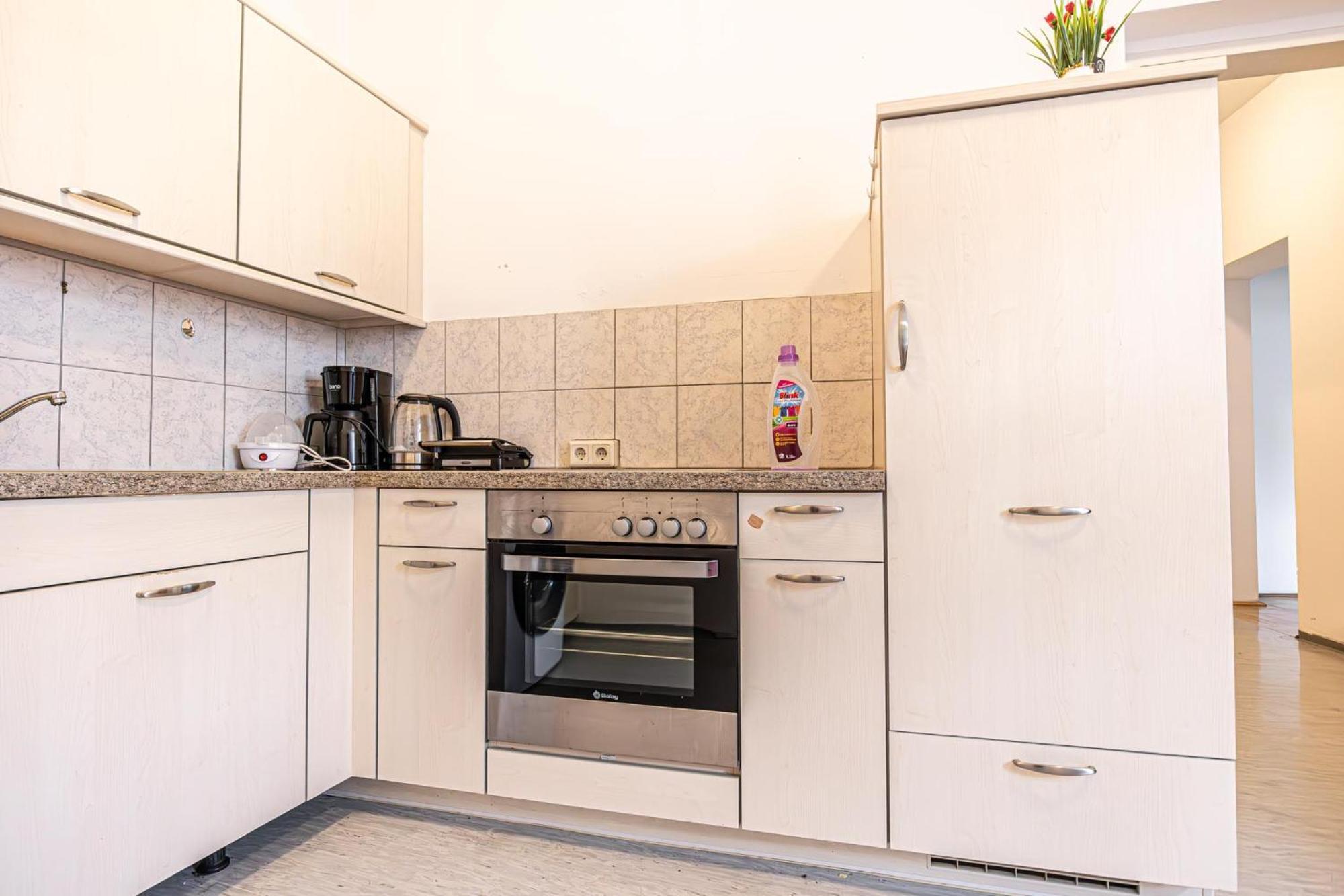 Near Schoenbrunn - Economy Rooms In Shared Apartment At Meidling Train Station Βιέννη Εξωτερικό φωτογραφία