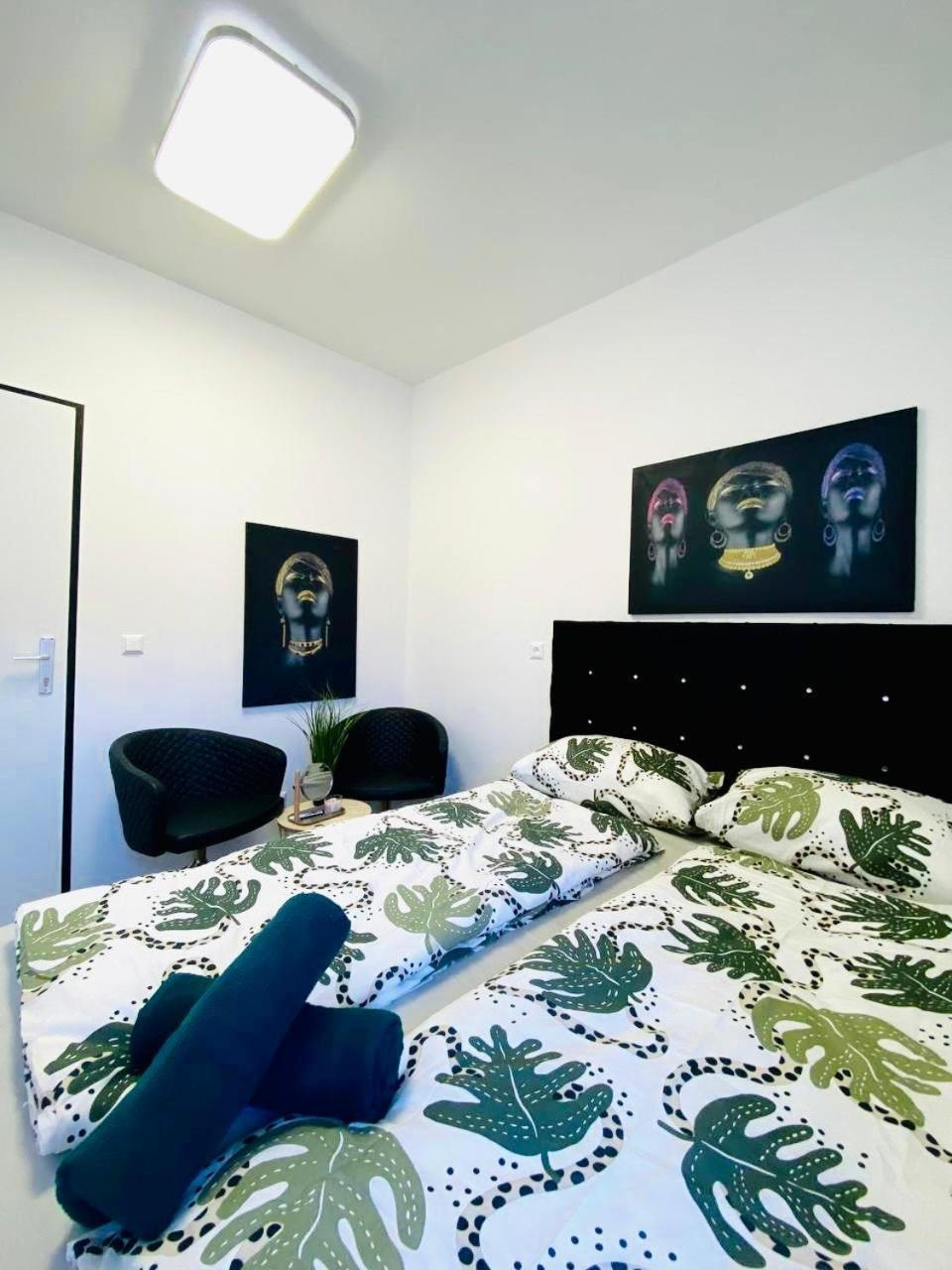 Near Schoenbrunn - Economy Rooms In Shared Apartment At Meidling Train Station Βιέννη Εξωτερικό φωτογραφία