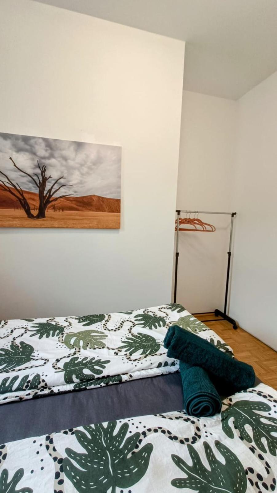 Near Schoenbrunn - Economy Rooms In Shared Apartment At Meidling Train Station Βιέννη Εξωτερικό φωτογραφία
