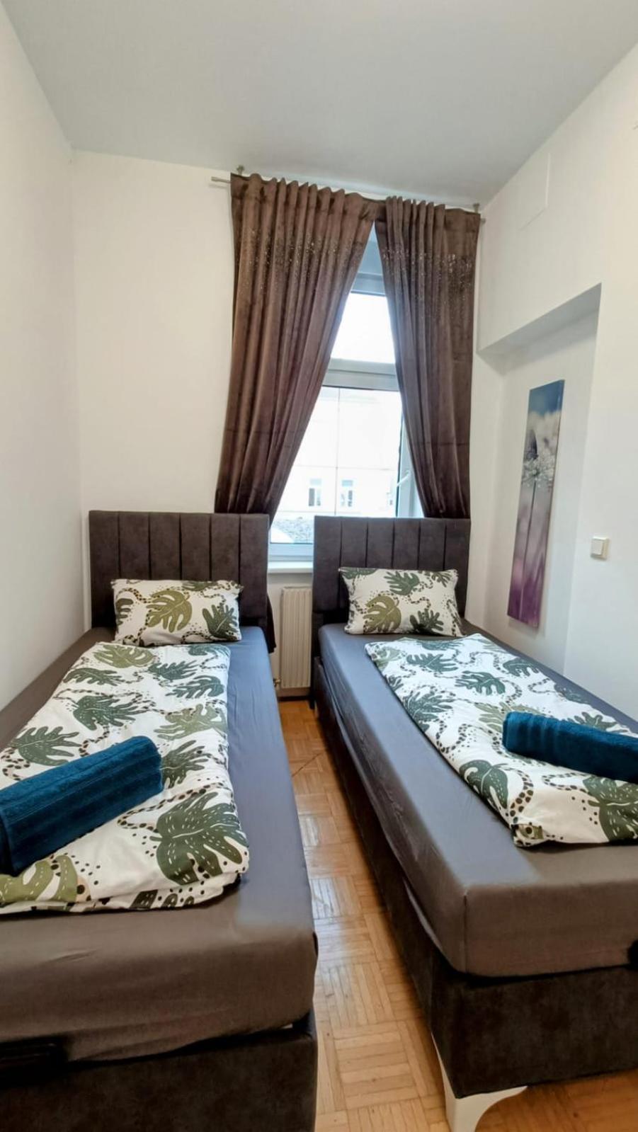 Near Schoenbrunn - Economy Rooms In Shared Apartment At Meidling Train Station Βιέννη Εξωτερικό φωτογραφία